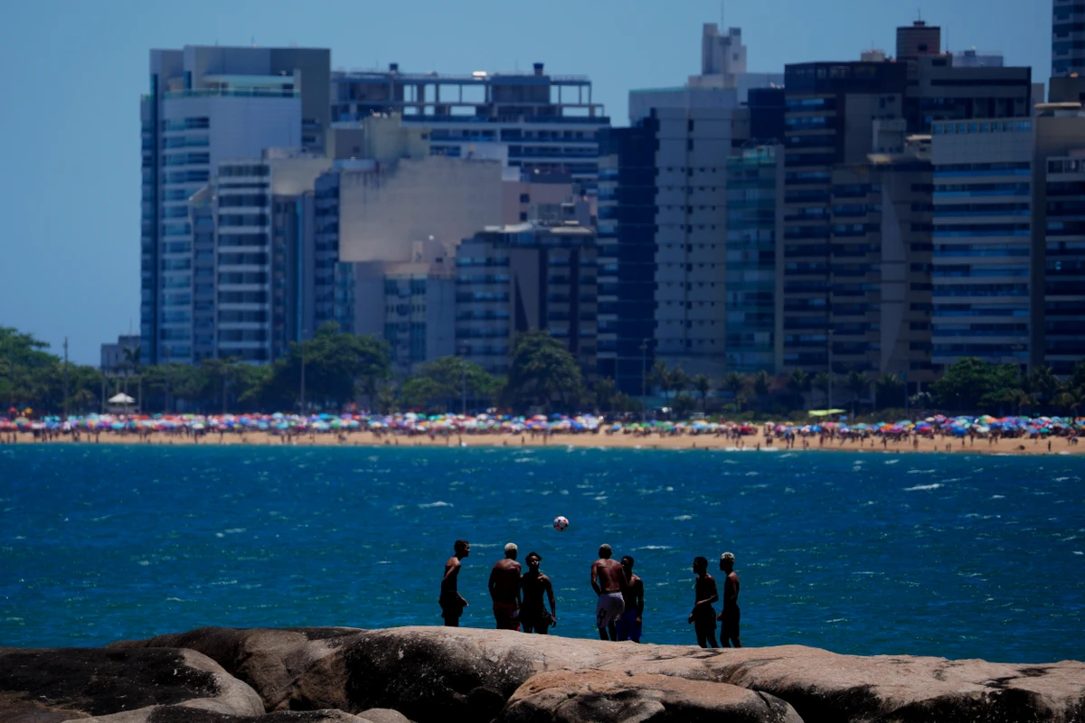 Praia da Costa por Fernando Madeira