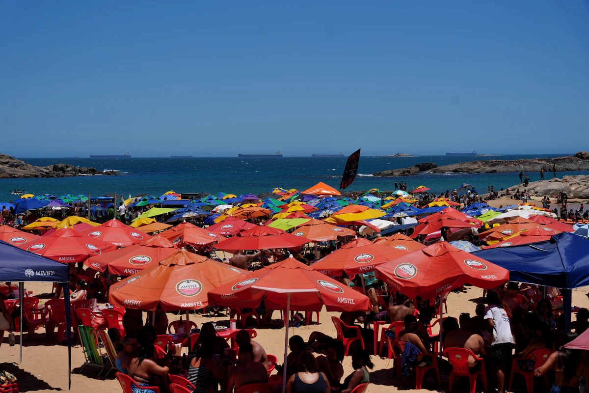 Praia da Costa por Fernando Madeira