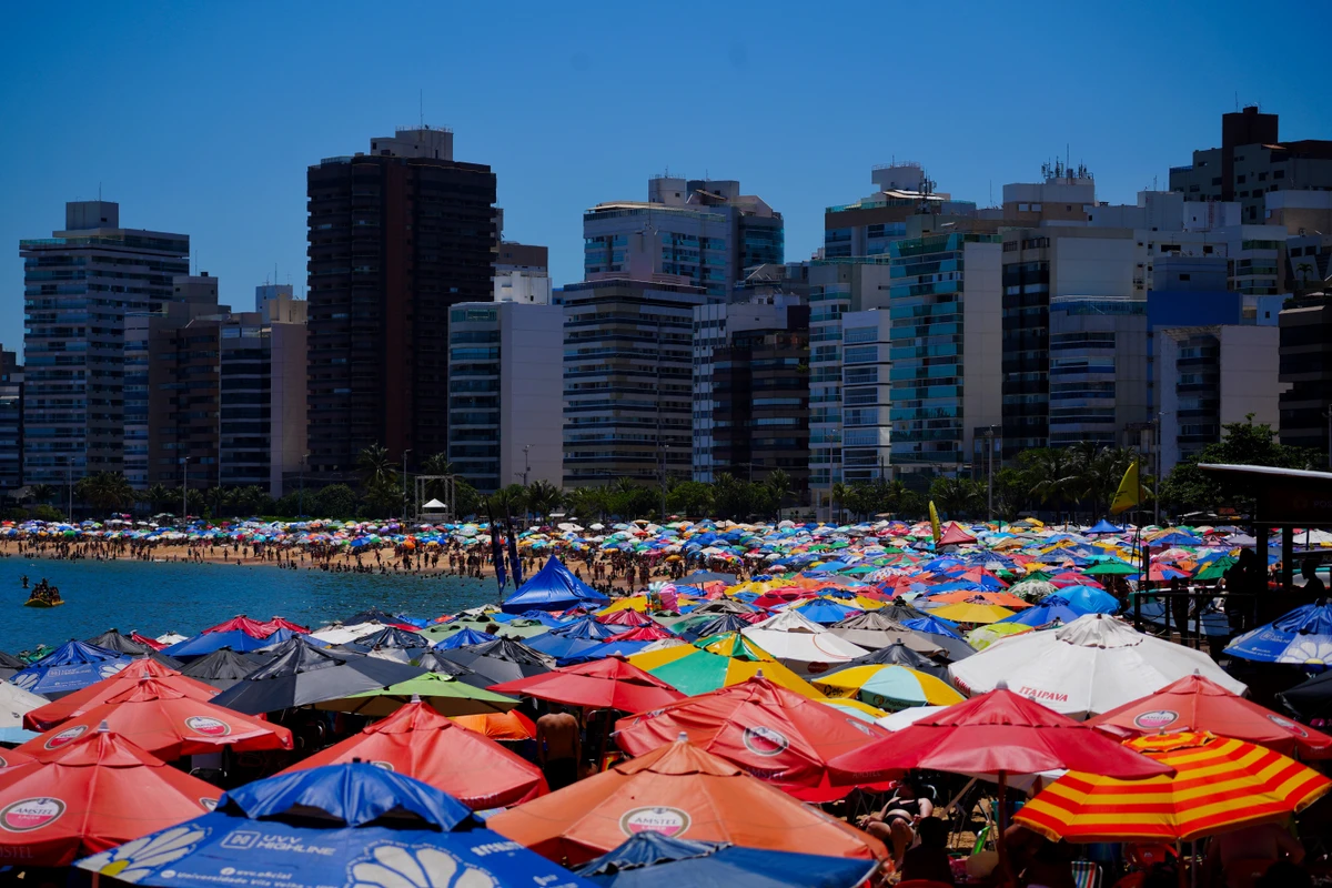 Praia da Costa por Fernando Madeira