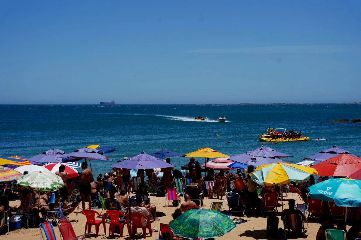 Praia da Costa, Vila Velha por Fernando Madeira