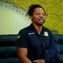 Os agentes enfrentaram o desafio de cuidar dos próprios ferimentos enquanto ajudavam as outras vítimas. Todos sobreviveram