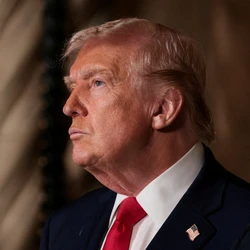 Em entrevista à BBC News Brasil, John Feeley disse que presidente americano não sabe muito sobre situação política brasileira