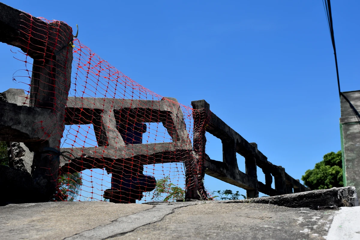 Passarela de pedestres na ponte de São Toquarto por Fernando Madeira