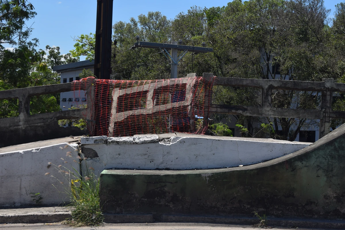 Passarela de pedestres na ponte de São Toquarto por Fernando Madeira