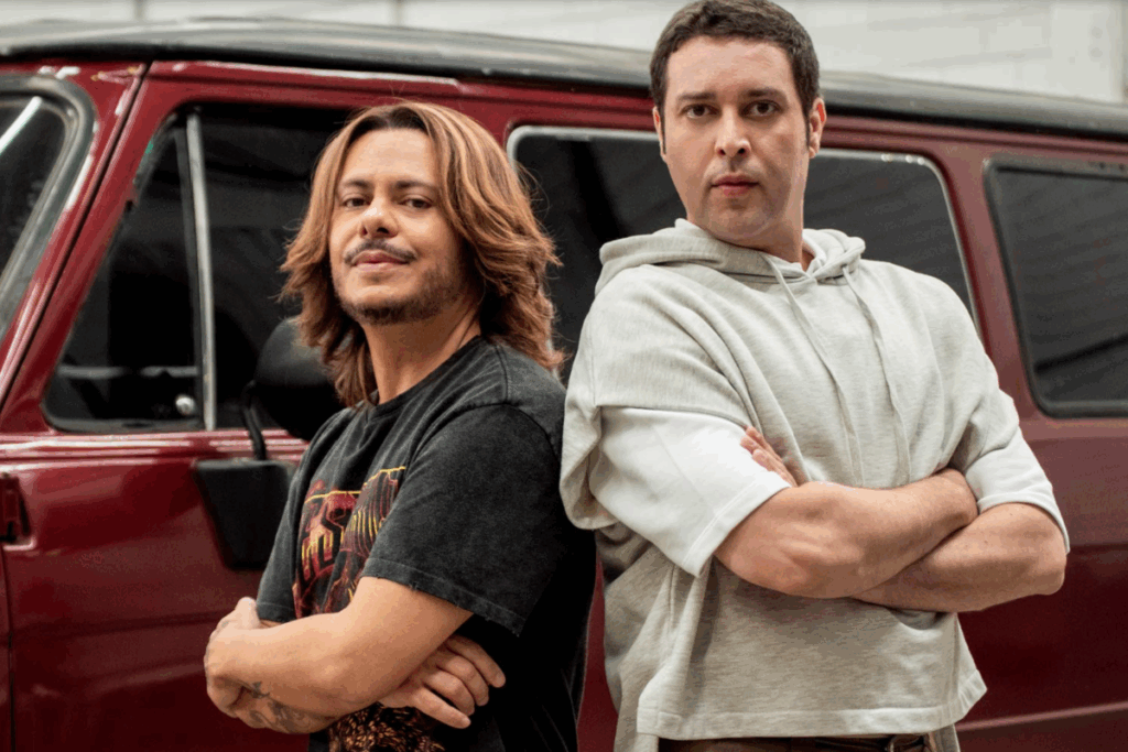 “Agentes Muito Especiais” é uma comédia policial sobre uma dupla que se infiltra em uma penitenciária carioca (Imagem: Reprodução digital | Downtown Filmes)