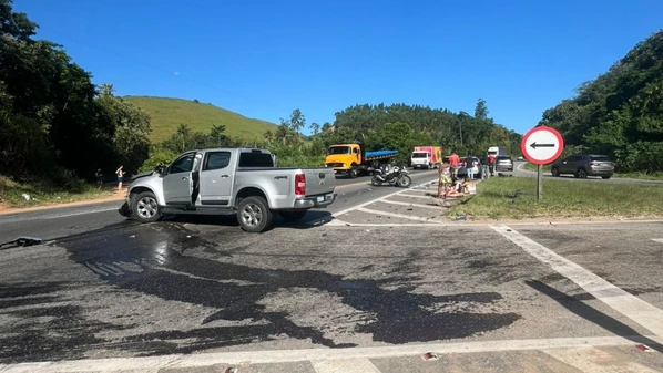 Batida ocorreu no trevo de acesso ao município na tarde desta terça-feira (30); vítima foi levada para um hospital em Cachoeiro