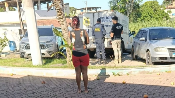 Segundo a Polícia Civil, eles foram autuados em flagrante por homicídio culposo por omissão por não agirem quando tinham dever legal de evitar morte