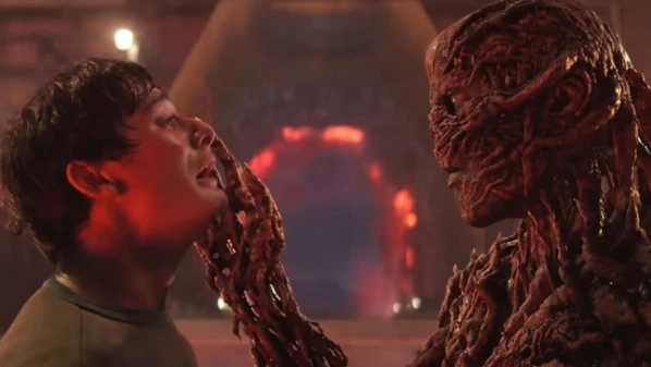 Cena em que Will diz ser gay foi criticada nas redes sociais. Diálogos ruins e erros técnicos também são mencionados