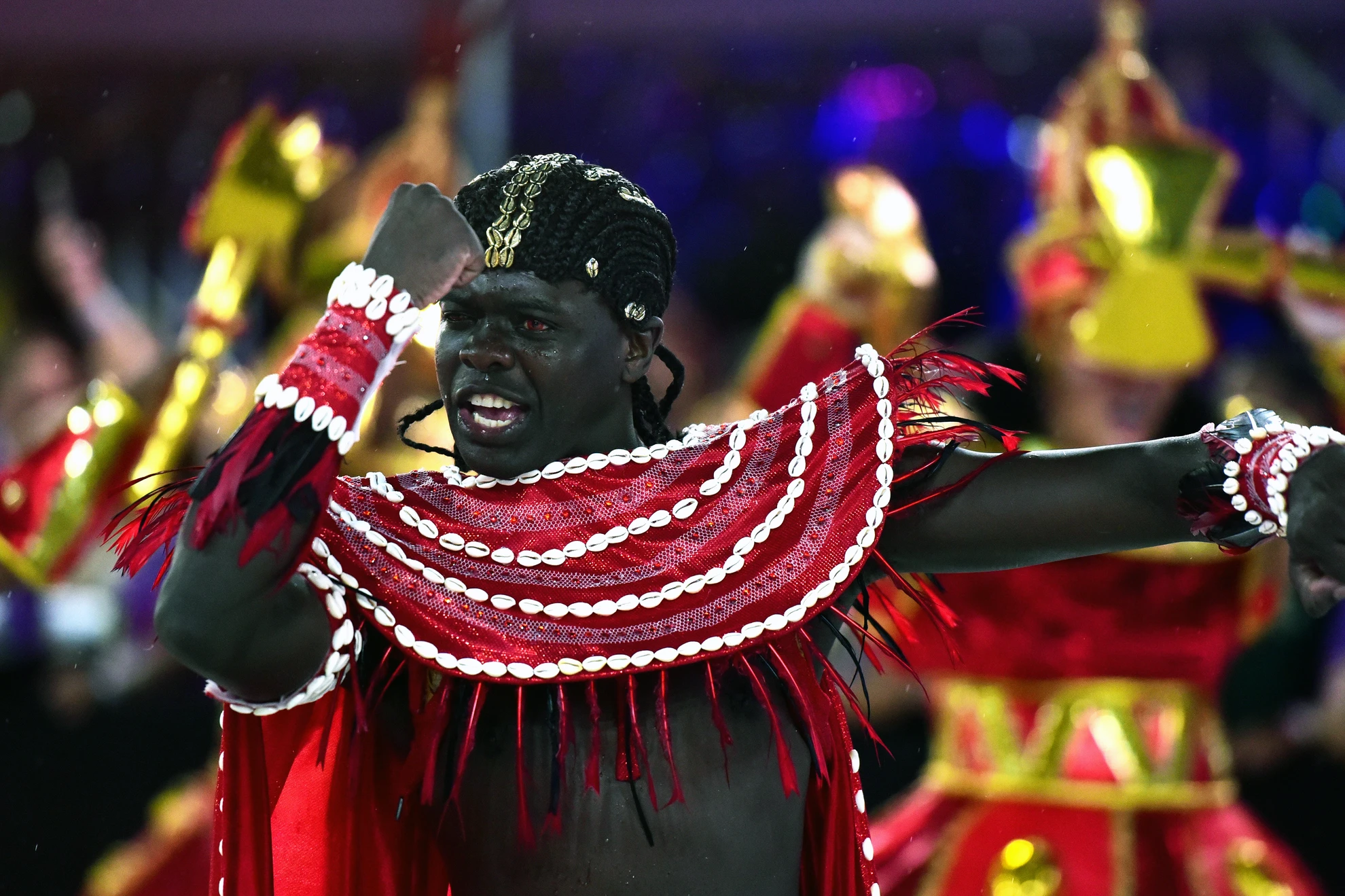 22.02.2025 - Componente da escola de samba Piedade durante desfile no Sambão do Povo. Crédito: Carlos Alberto Silva