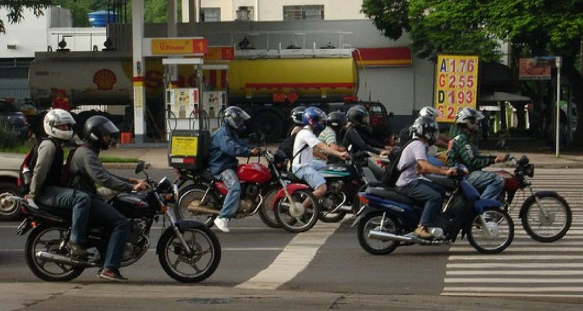 motos nas ruas da cidadde de São Paulo