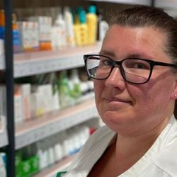 O projeto piloto oferece até dinheiro aos funcionários para que façam atividades com os amigos.