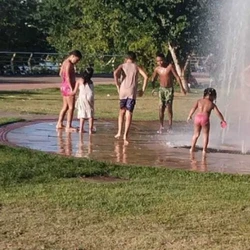 A ação busca garantir mais conforto, lazer e bem-estar à população durante os dias de altas temperaturas