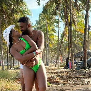 Imagem - Erika Januza e Arlindinho oficializam namoro e trocam declarações