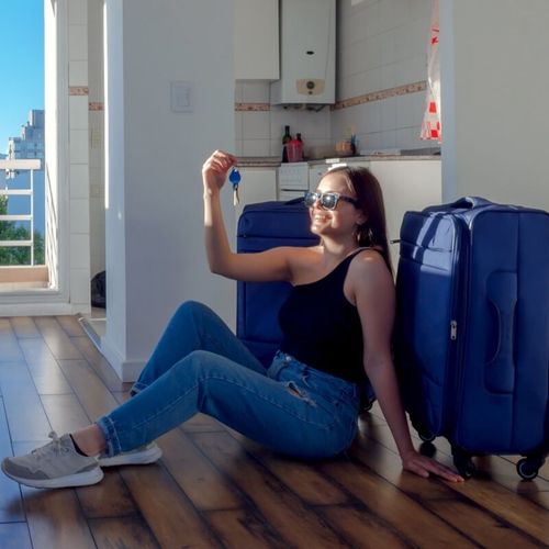 Imagem - Vai alugar um imóvel por temporada? Saiba como agir em casos de danos morais