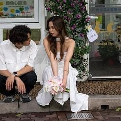 Em 2026, a China passa a cobrar 13% de imposto sobre a venda de contraceptivos, na tentativa de que casais tenham mais filhos. Mas muitos chineses não veem essa medida como solução: 'As pessoas sabem a diferença entre o preço do preservativo e o custo de criar um filho'.