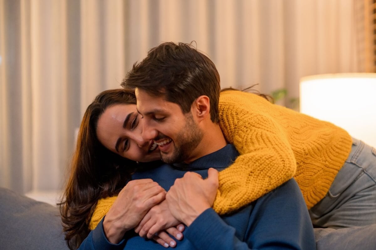 2026 traz uma combinação energética favorável ao amor (Imagem: creveleo | Shutterstock)