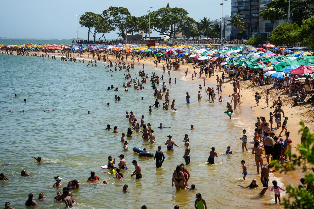 Praia da Costa no primeiro dia do ano de 2026