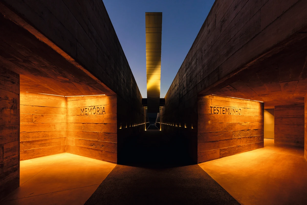 Projeto da Greco Design de identidade e sinalização do Memorial Brumadinho