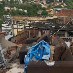 O "Cartão Recomeçar" será concedido em parcela única para quem tiver danos em imóveis em decorrência de fortes chuvas, ventos e enchentes