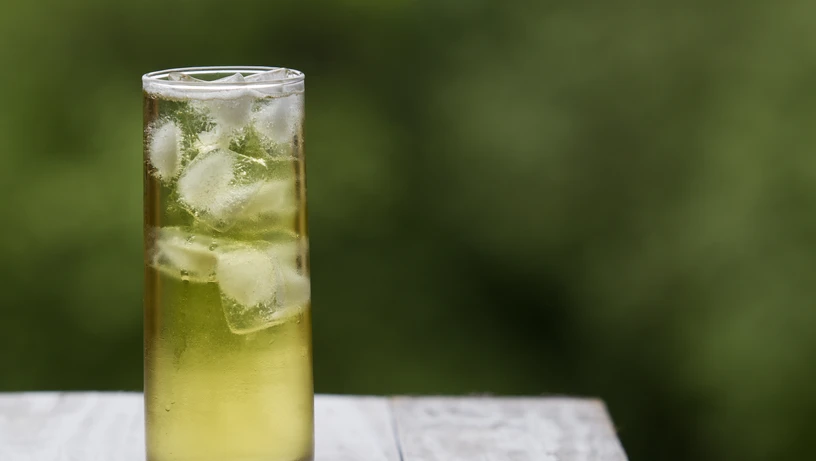 Chá verde gelado