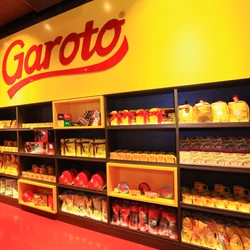 Por meio de iniciativas voltadas para boas práticas agrícolas, apoio a produtores e descarte correto de embalagens, por exemplo, a Garoto tem buscado expandir a produção sustentável do cacau no Brasil