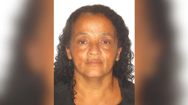 Vítima foi identificada como Marília das Graças Mendes, de 50 anos; crime ocorreu no início da tarde de segunda-feira (5)