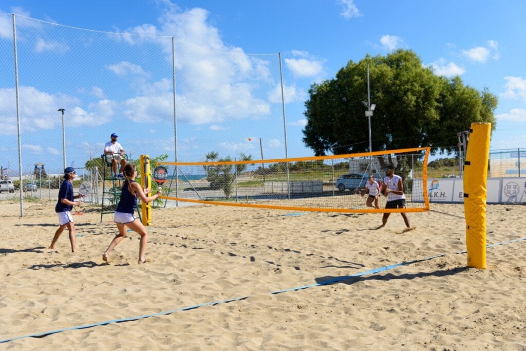 Os esportes coletivos, além de movimentar o corpo, ajudam a fortalecer relações e criar memórias (Imagem: GP PHOTOTRENDS | Shutterstock)