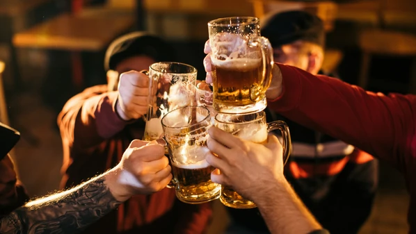 Confira uma lista de cervejas que contém menos calorias para você beber sem preocupações e continuar regrado na dieta