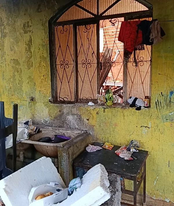 Deslizamento destrói casa e chuva causa prejuízos em Barra de São Francisco por Leitor AG