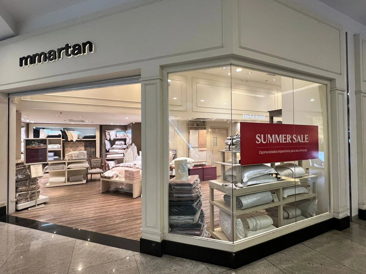 Mmartan: Kit Colcha Hera/Artemis - Solteiro de R$749 por R$ 519, Casal de R$ 949 por R$ 659, Queen de R$ 1099 por R$ 759 e King de R$ 1249 por R$ 869. por Shopping Vitória/Divulgação