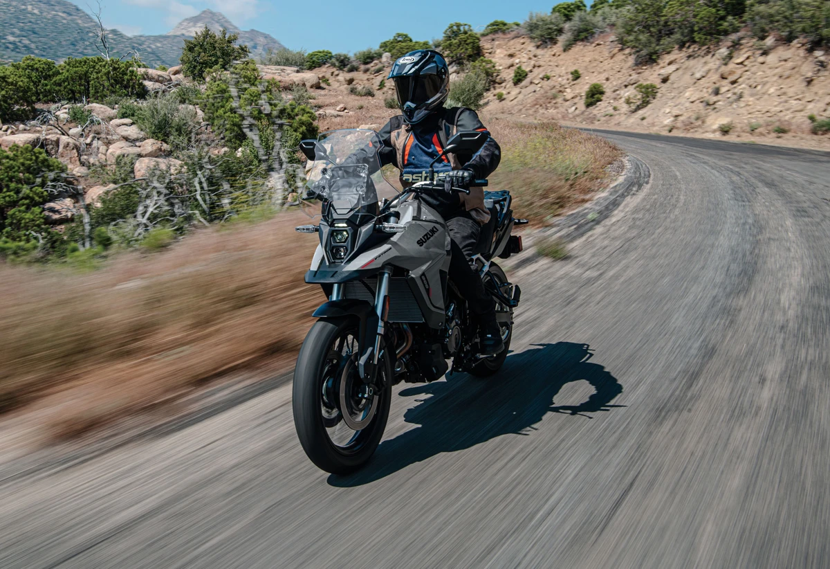 Suzuki V-Strom 800 por Divulgação