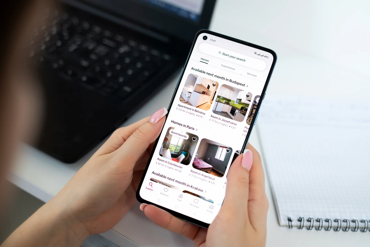 À medida que as locações de curta temporada ganham força, condomínios precisam definir regras claras de convivência