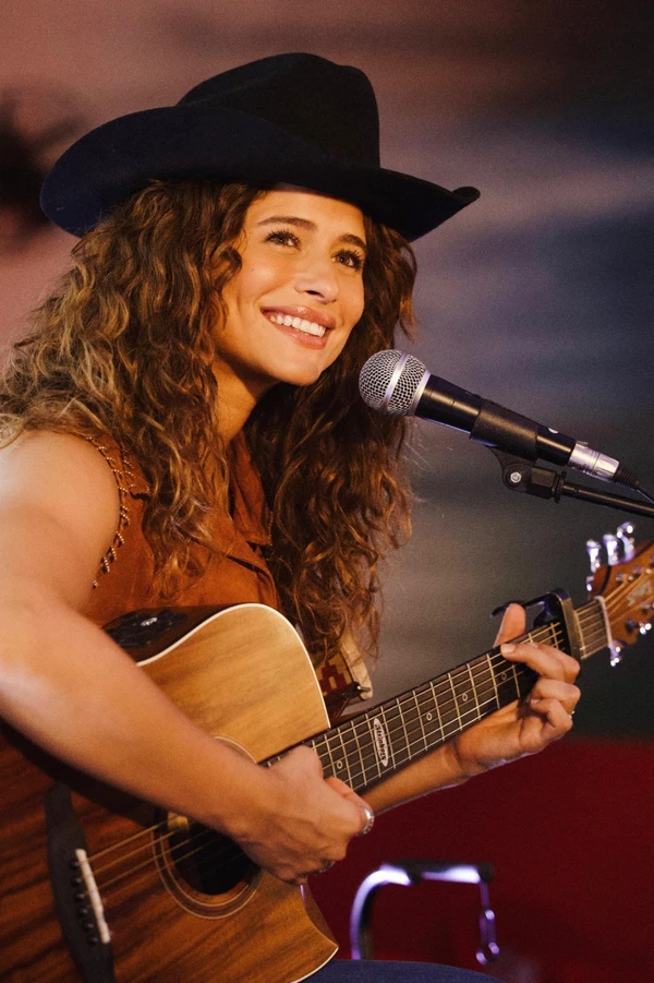 Agrado Garcia (Isadora Cruz)