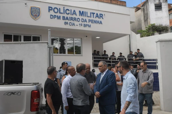 Inauguração do Destacamento Policial Militar do Bairro da Penha por  Ricardo Medeiros