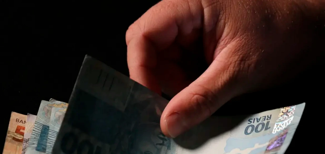 Ouça a diretora-geral do Procon-ES, Letícia Coelho Nogueira