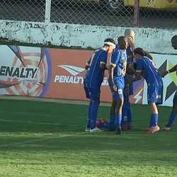 Atacante Hugo Dutra marcou os três gols do time capixaba, que chegou à última rodada com chances de avançar para o mata-mata