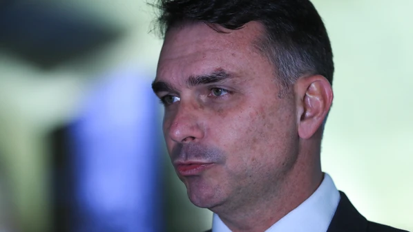 Senador acusa governo de perseguição política e afirma que oposição vai atuar para derrubar veto no Congresso