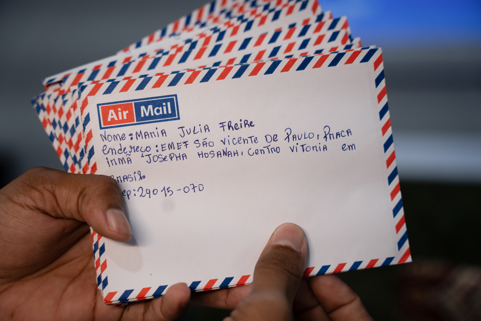 As cartas escritas e enviadas por estudantes de Moçambique chegarem em Vitória na primeira quinzena de dezembro de 2025