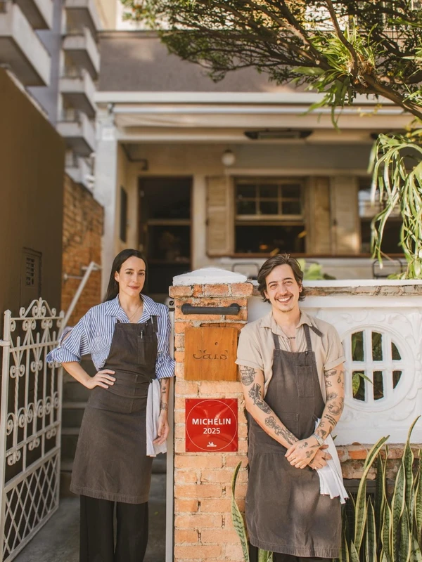 Catarina Ferraz e Adriano de Laurentiis, chefs do restaurante Cais, em São Paulo 