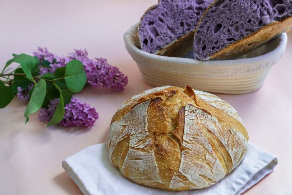 Pão de batata-doce roxa (Imagem: Luiza Kamalova | Shutterstock)