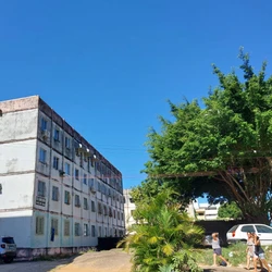 O crime aconteceu na madrugada deste domingo (11), no bairro Boa Vista II; vítima foi socorrida em estado grave e levada para hospital em Vitória