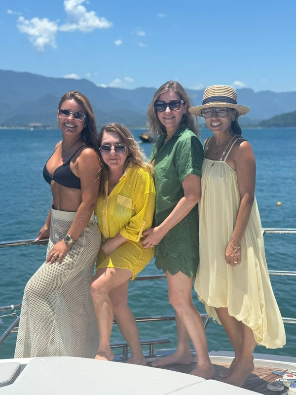  Karol Antunes, Rubia Galvão e da anfitriã Lucimar Soares