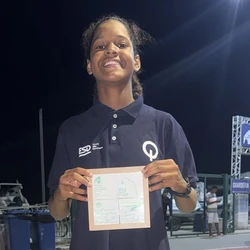Aos 13 anos, Lidia Monike Santos Barbosa conquistou o 1° lugar na categoria Juvenil Feminino no Campeonato Brasileiro da Classe Optimist
