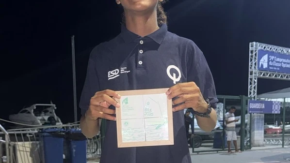 Aos 13 anos, Lidia Monike Santos Barbosa conquistou o 1° lugar na categoria Juvenil Feminino no Campeonato Brasileiro da Classe Optimist