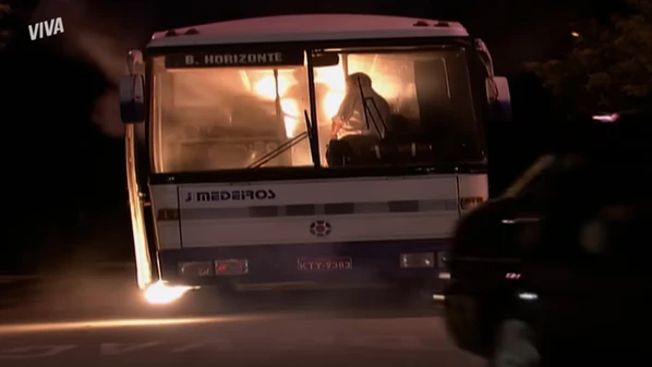 Em 28 de dezembro de 2006, um ônibus que havia saído de Cachoeiro trafegava pela Avenida Brasil, no Rio de Janeiro, quando foi interceptado por criminosos