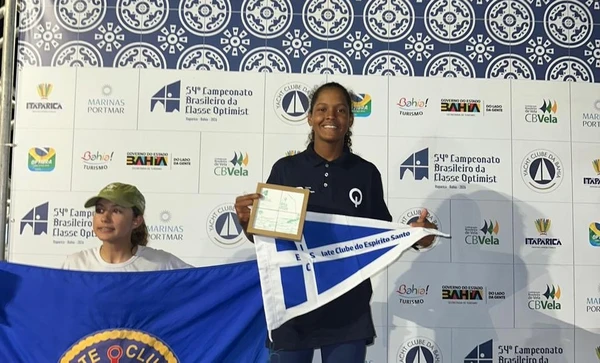 A capixaba Lidia Monike Santos Barbosa conquistou o 1º lugar na categoria Juvenil Feminino no Campeonato Brasileiro da Classe Optimist