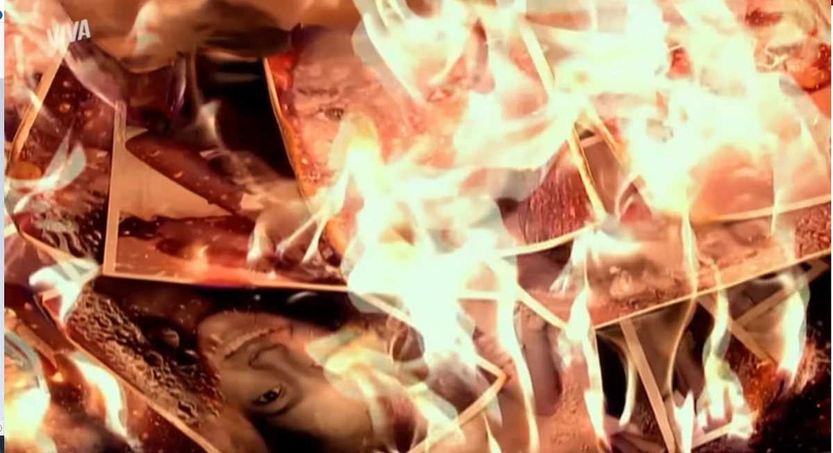 As fotografias de família dos personagens foram queimadas no incêndio