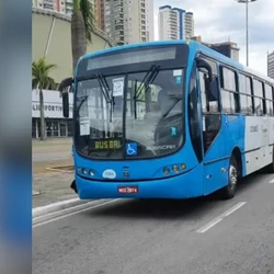 Vídeo viraliza ao mostrar o veículo do sistema de transporte público capixaba exposto em um evento na cidade de Barueri (SP)