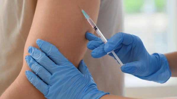 Nova vacina brasileira garante 89% de proteção contra formas graves da doença; público geral deve ser vacinado no segundo semestre