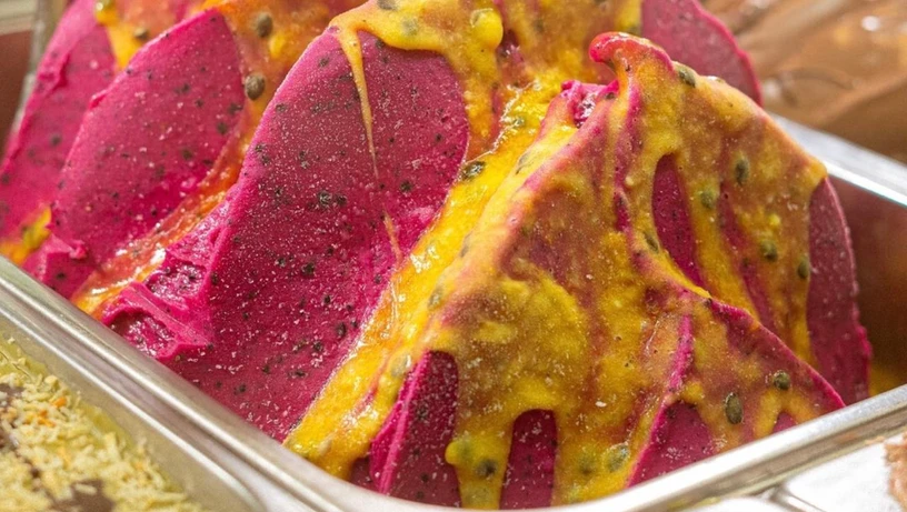 Sorbet de pitaya com maracujá da Real Gelateria para o verão 2026